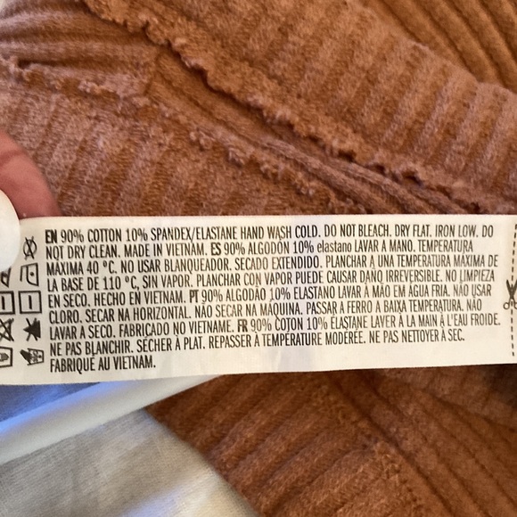 Knit crop top - Picture 6 of 7